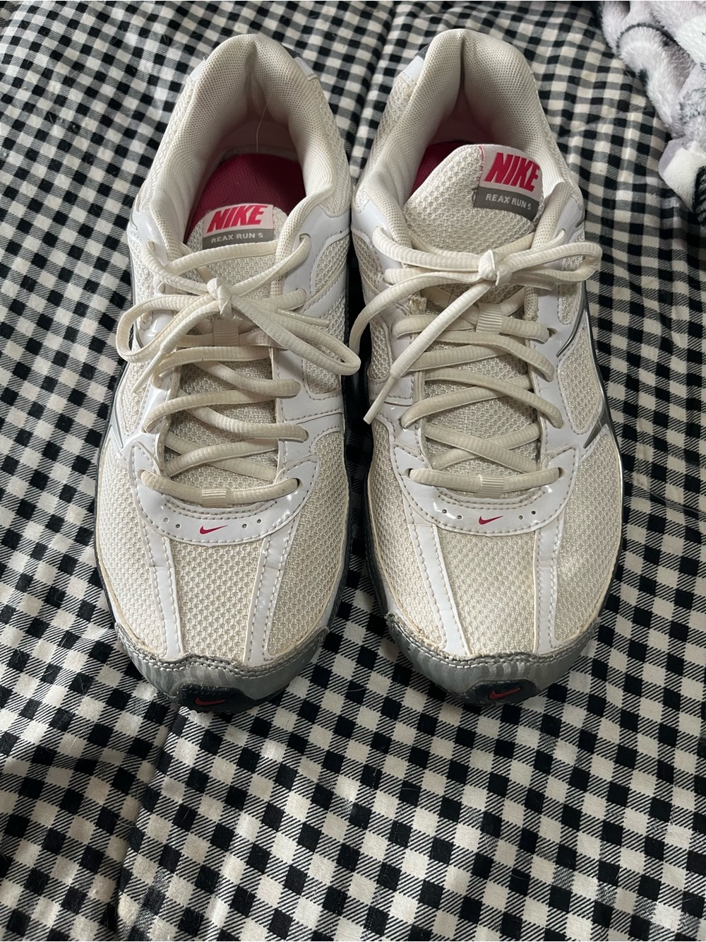 Nike Women's White Cream Athletic Running Shoes with Pink Accents